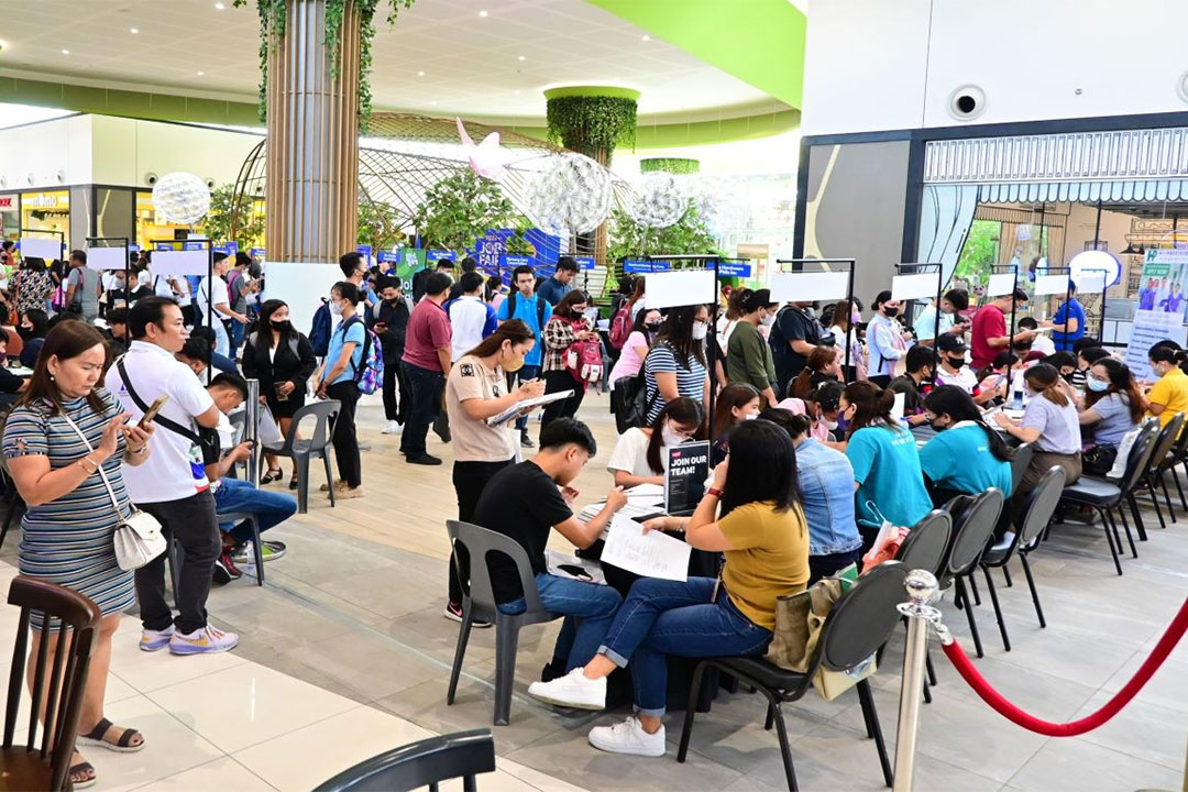 Why the Philippines is Struggling with Job Creation Despite Economic Growth? (2026)