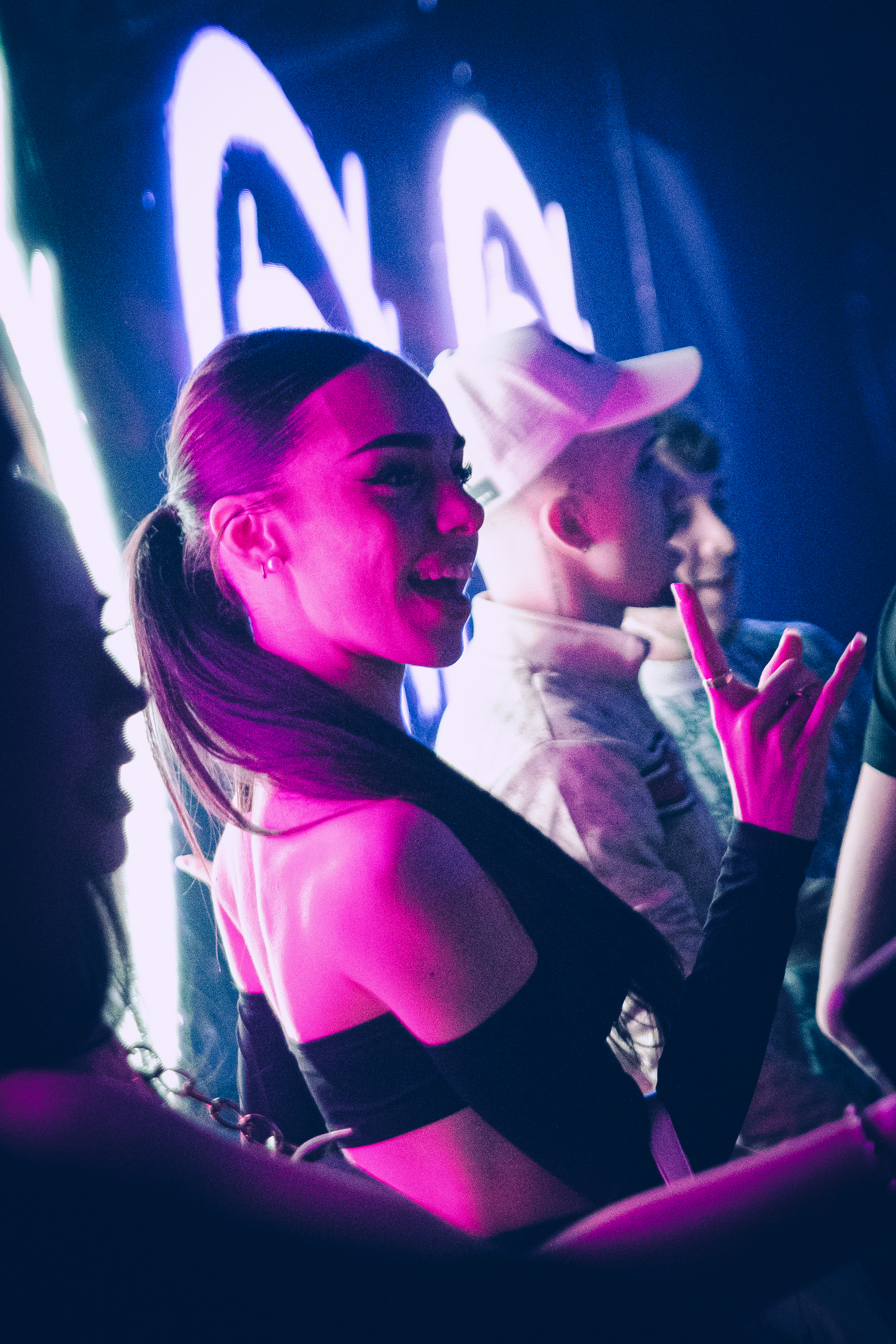 Grupo celebrando un evento privado organizado por Nova Nightlife en Madrid
