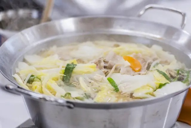 「有吉ゼミ」貴乃花・巻がギャル曽根とちゃんこ鍋対決！ちゃんこ道場で爆食！