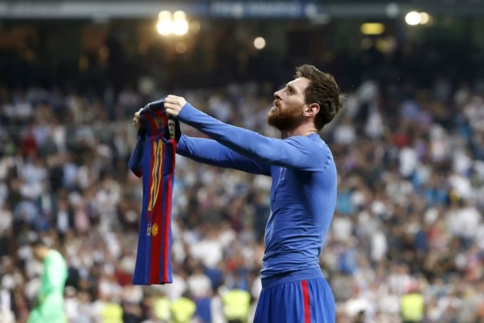 Lionel Messi Signs Mega-Tattoo Of Himself With Fan - World Today News 454_x_680_jpg