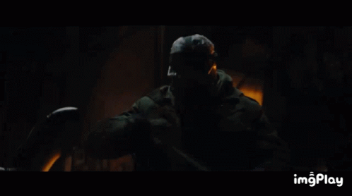 Le riddler démasque bruce wayne dans le nouveau trailer. Riddler The Gif Riddler The The Batman Discover Share Gifs