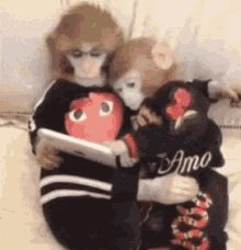 Monkey Hug Gifs Tenor