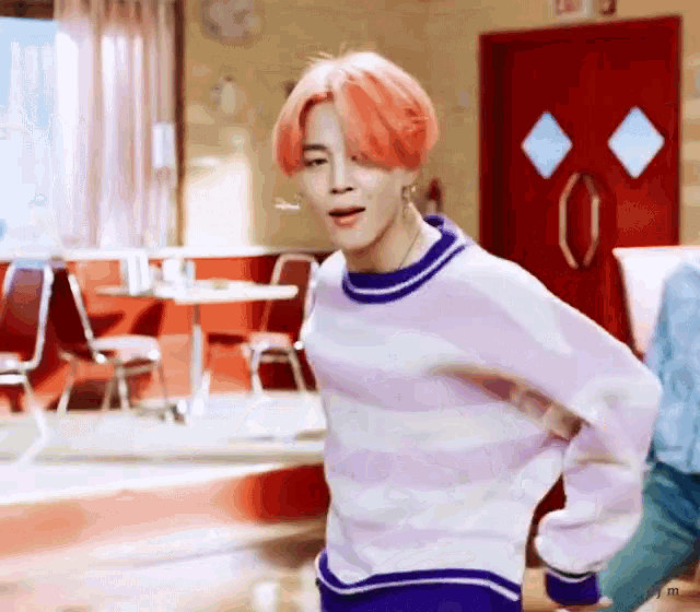 Pada minggu (21/4) bts merilis video dance practice untuk 'boy with luv'. Jimin Boy With Luv Gif Jimin Boy With Luv Discover Share Gifs