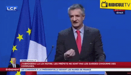 Nous avions eu le plaisir d'interroger jean lassalle sur la problématique du loup à son bureau de l'assemblée nationale. Jean Lassalle Gif Jean Lassalle Discover Share Gifs