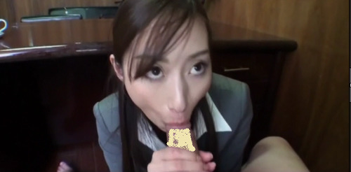 ★パンストがエロい秘書の天才的な咥え方のフェラ口内発射★机の下で完璧な抜き方