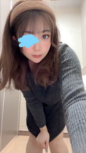 【受付嬢調教シリーズ１】可愛すぎる受付嬢が実はド変態で帰宅中公衆トイレで激しすぎるオナ