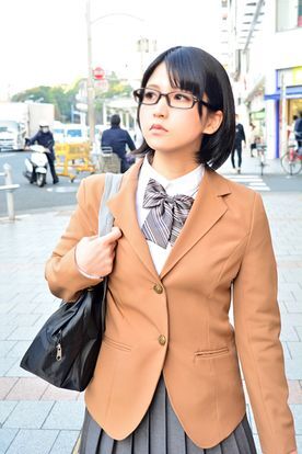巨乳メガネ女子 品川区　K●１　国際学科 スリーピングビューティ  強制肉オナホ 中出し