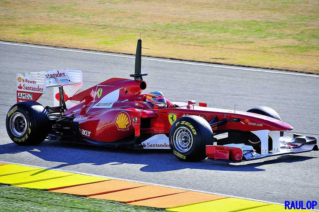 Alonso Y Su Ferrari F150 2011 Cheste Raul Lopez Flickr