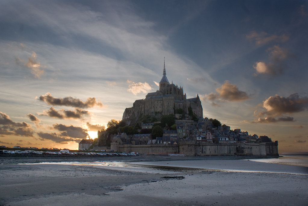 Toutes les locations de vacances chambre d'hôtes en baie du mont st michel dans la manche. Mont-Saint-Michel | Au coucher du soleil... D'autres photos:â¦ | Patrick