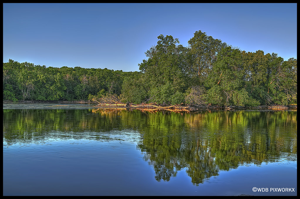 Fox river, blackhawk forest preserve, south elgin, il