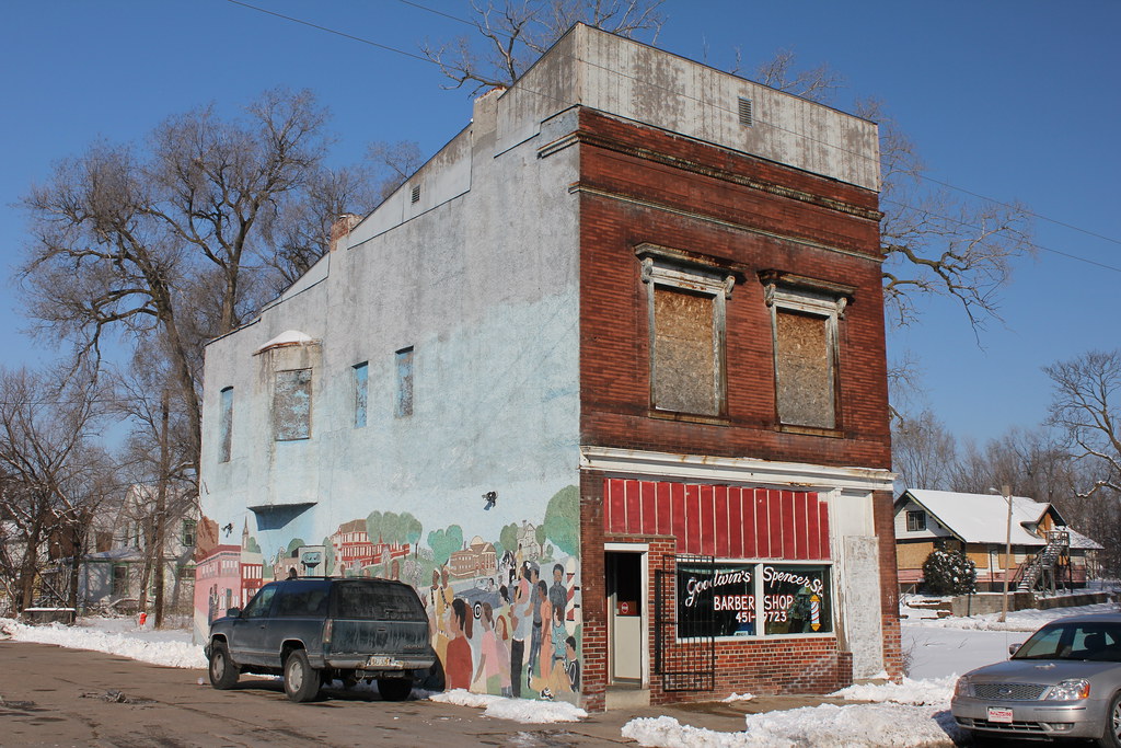 Goodwin S Spencer Street Barber Shop We Cut Heads And Broaden