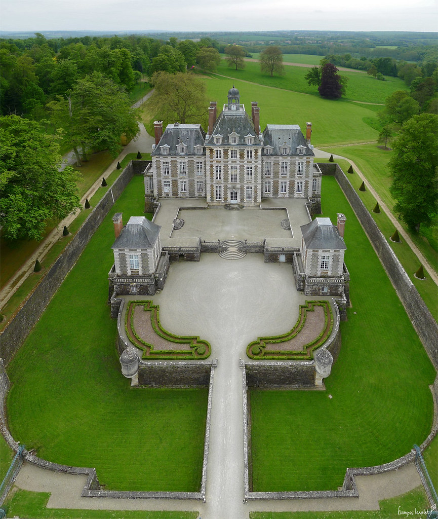 Volant is a brand of ski equipment, currently owned by amer sports. ChÃ¢teau de Balleroy (Calvados-FR) | Le chÃ¢teau de