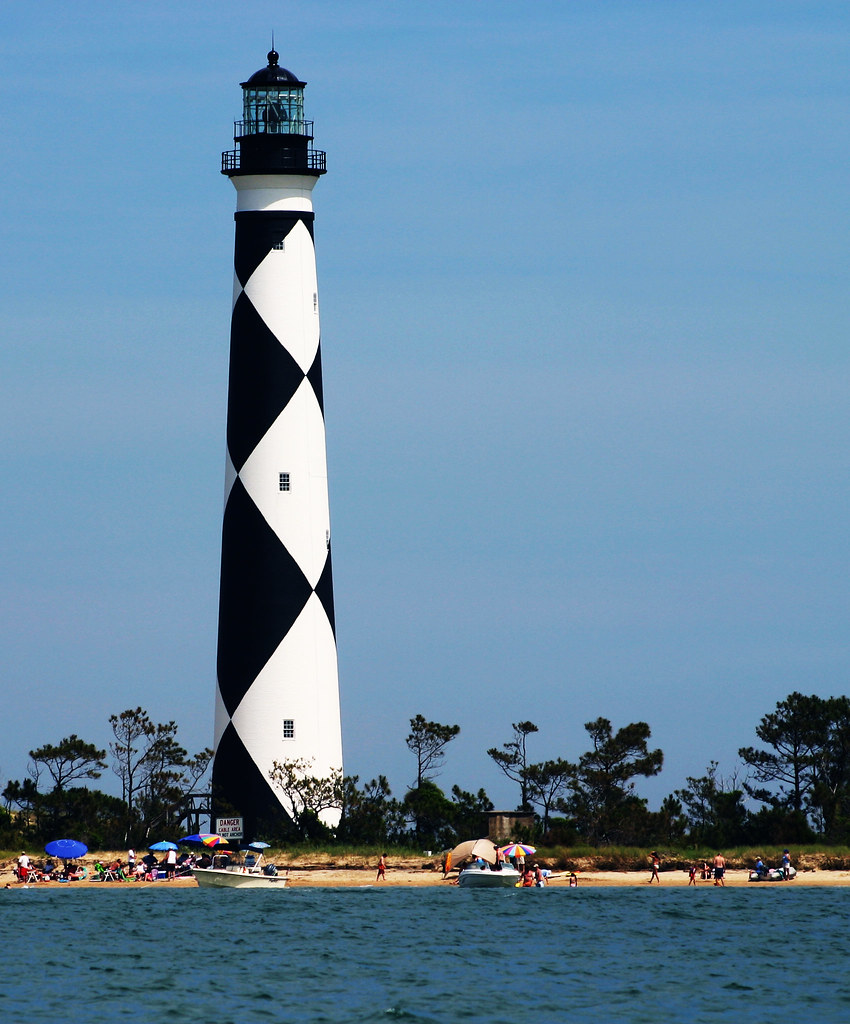 45+ Best Cape Lookout Cabin Rentals / Cape Lookout Lighthouse | NC Outerbanks, Cape Lookout : Building in the historic district and the closed rental cabins.