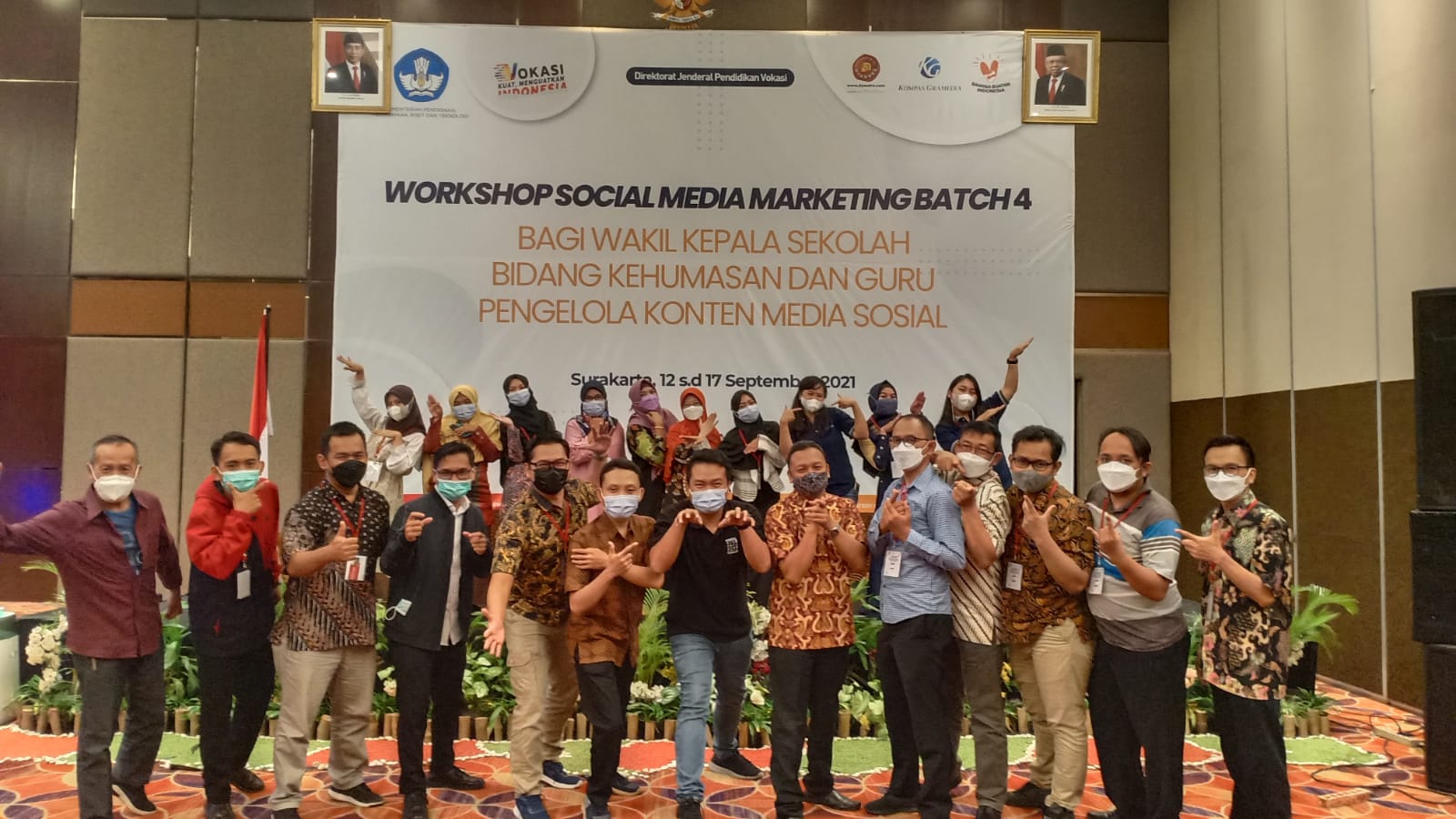 Dalam arahannya bapak wahid kali ini menghimbau kepada seluruh kepala sekolah, . Smkn 4 Semarang Ukir Prestasi Sekolah Siap Tingkatkan Promosi Sekolah Dengan Digital Marketing Cabang Dinas Pendidikan Wilayah 1
