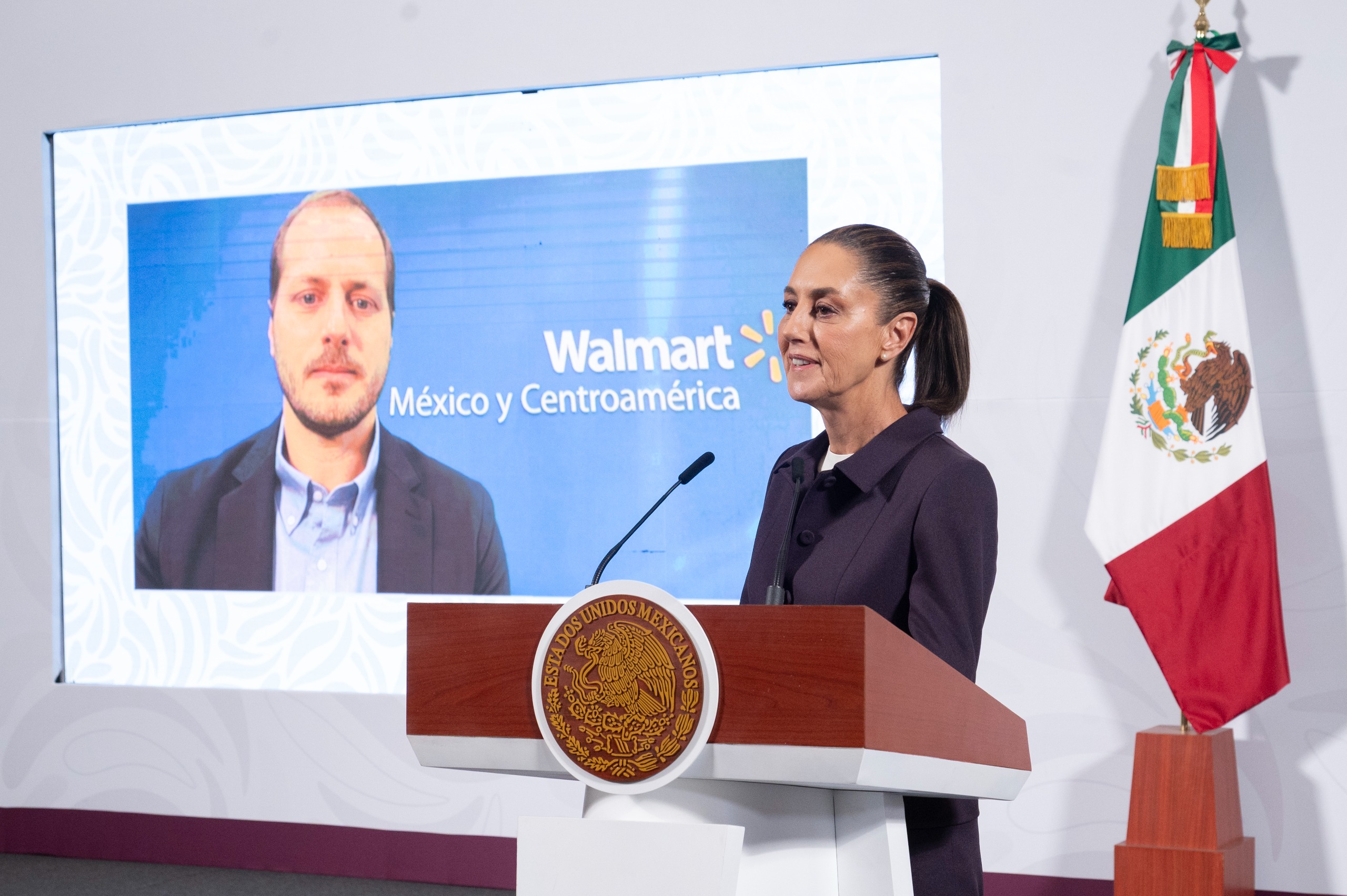 Gobierno de México anuncia inversión de 6 mil mdd por parte de Walmart para 2025 en el marco del Plan México