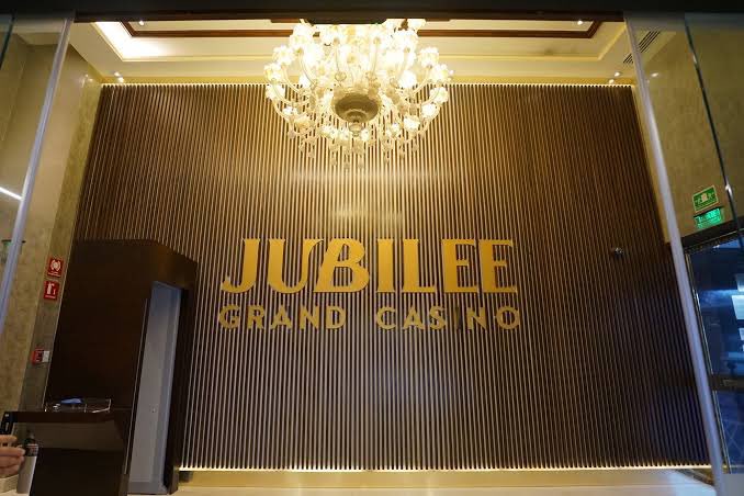 Vecinos de Naucalpan protestan contra la apertura de casino Jubilee