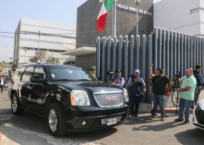Cuauhtémoc Blanco comparece ante la Fiscalía de Morelos protegido por el fuero