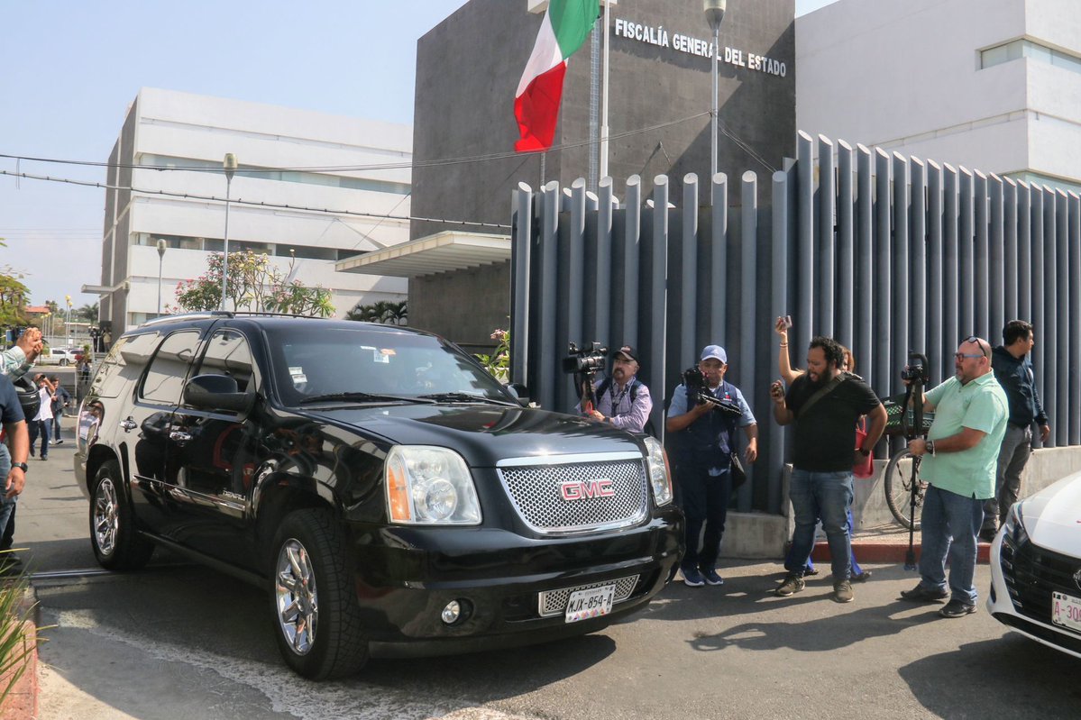 Cuauhtémoc Blanco comparece ante la Fiscalía de Morelos protegido por el fuero