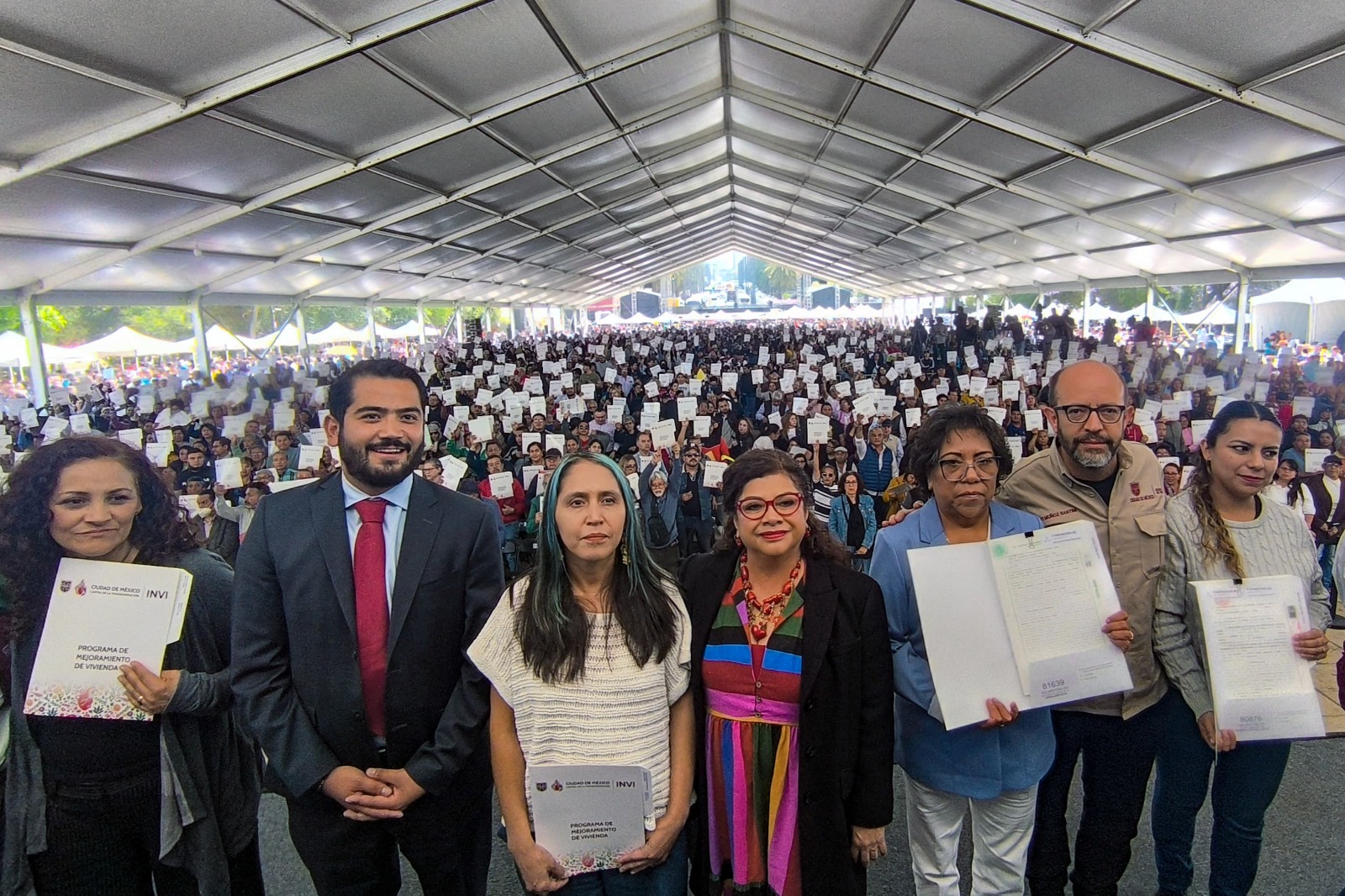 Entrega jefa de Gobierno Clara Brugada 6 mil créditos para Mejoramiento de Vivienda y mil escrituras.