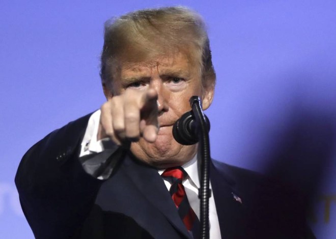 Donald Trump ordena investigar a abogados que defienden a migrantes