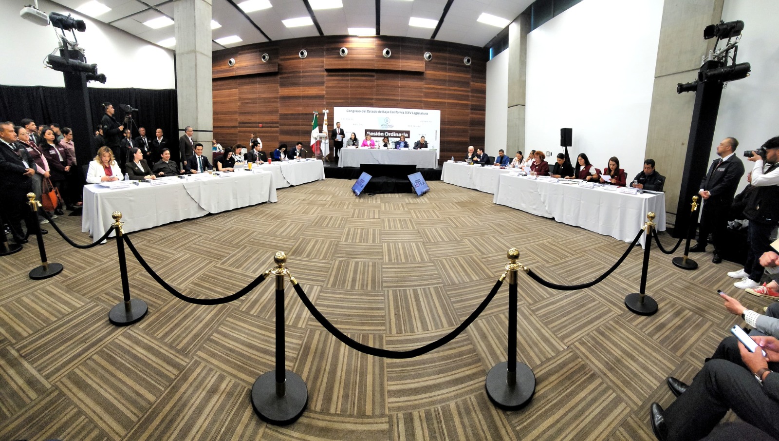 Se impulsan programas de vivienda en BC con nuevas disposiciones tributarias.