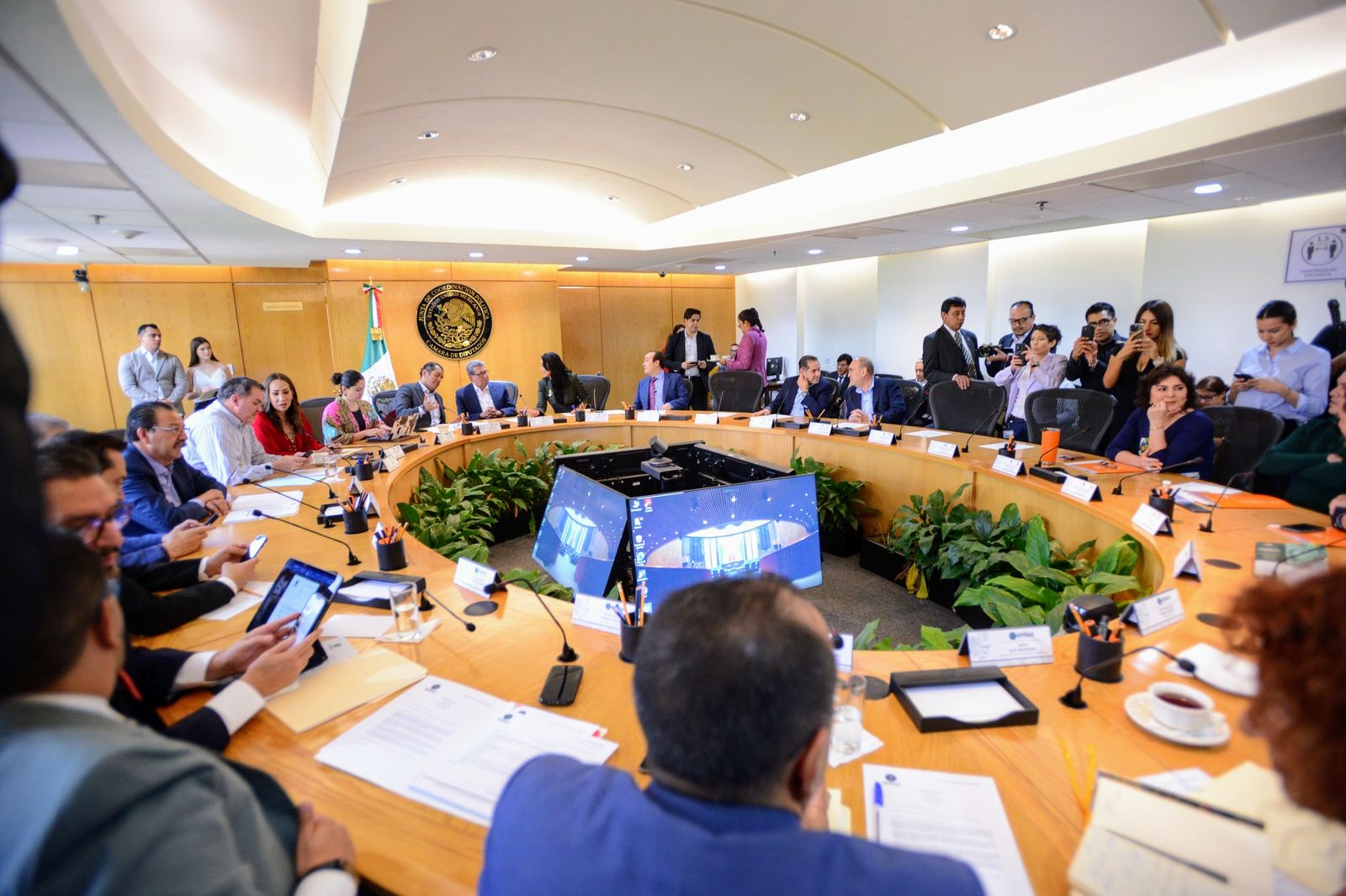 Monreal preside reunión de Jucopo; aprueban agenda y Plan Nacional de Desarrollo