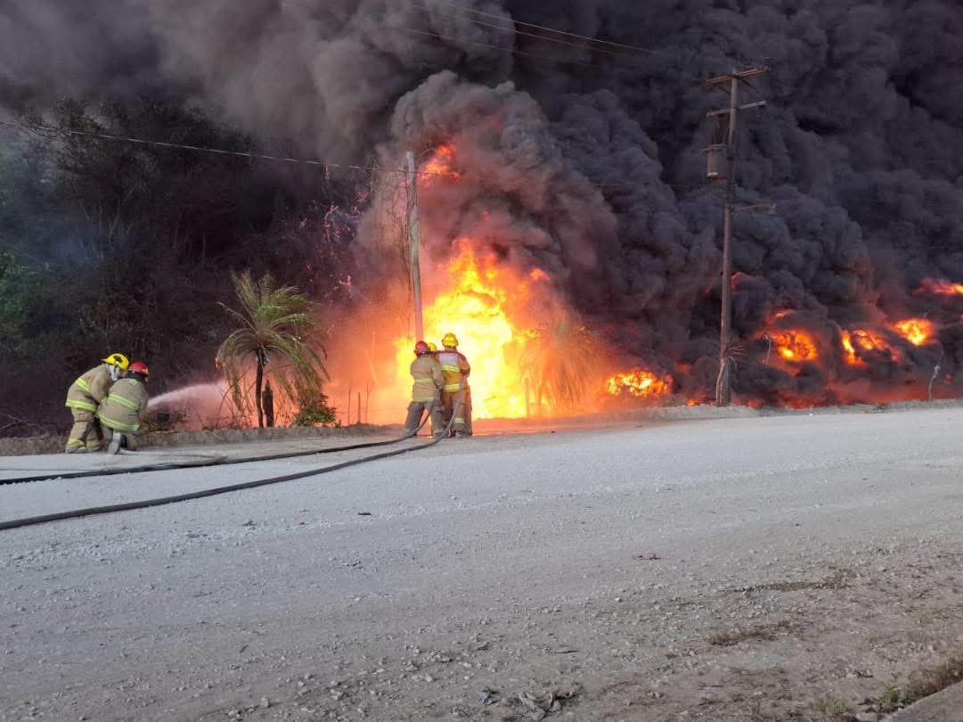 Incendio de gran magnitud en Tabasco moviliza a cuerpos de emergencia