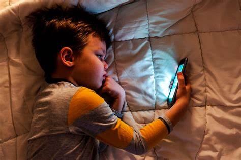 ¿A qué edad se recomienda que un niño tenga celular?