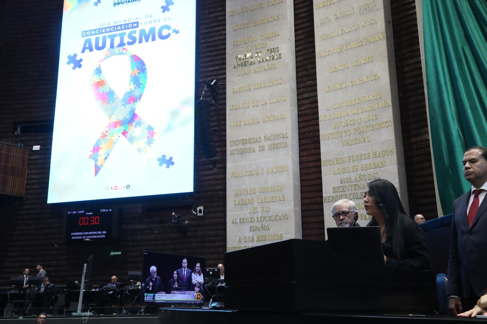 Diputadas de los seis grupos parlamentarios conmemoran el Día Mundial de Concienciación sobre el Autismo