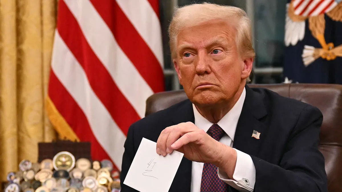 Despide Trump a tres altos funcionarios de seguridad nacional de su país.
