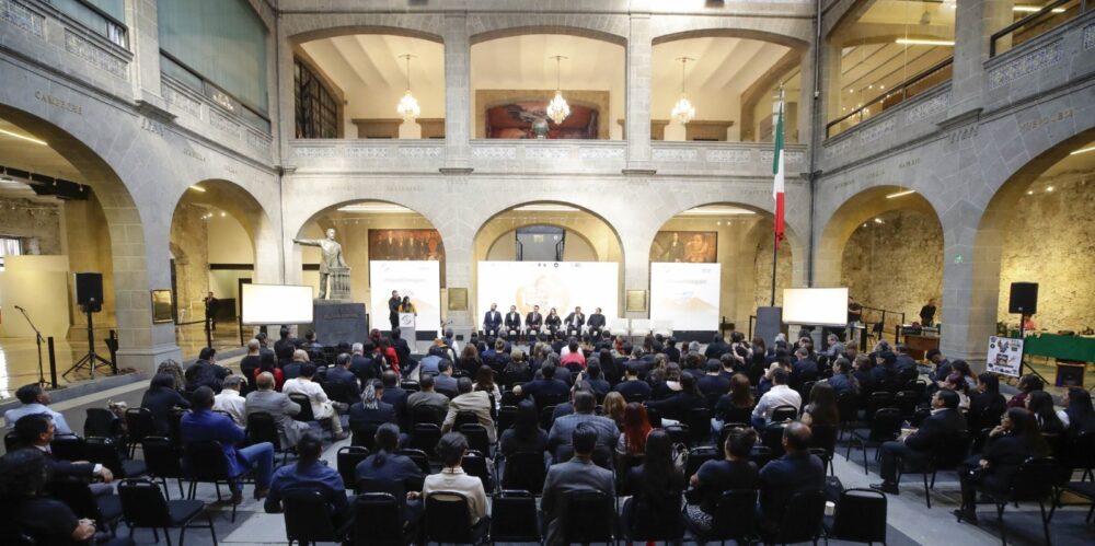 Pintura, escultura y música en el Foro “Encuentro Ideasta, realizado en la antigua casa de Xicoténcatl