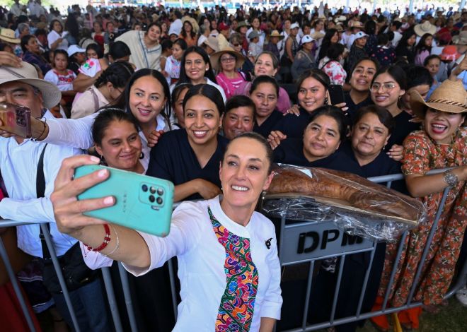 Sheinbaum anuncia meta de 150 mil ejidatarias para 2030 en aniversario de Zapata