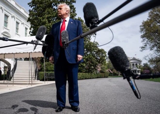 Trabajadores manofactureros en EU rechazan política arancelaria de Trum según encuesta del Washington Post