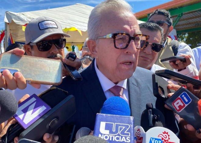 Rechaza gobernador de Sinaloa prohibición a narcocorridos