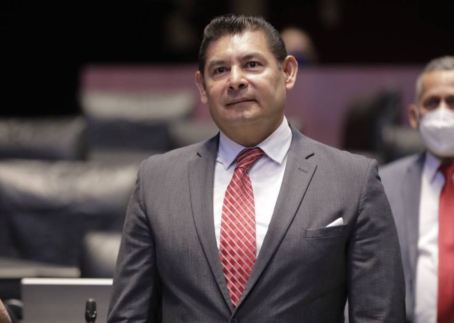 Alejandro Armenta, gobernador de Puebla, envuelto en polémica por ultimátum a Grupo Proyecta
