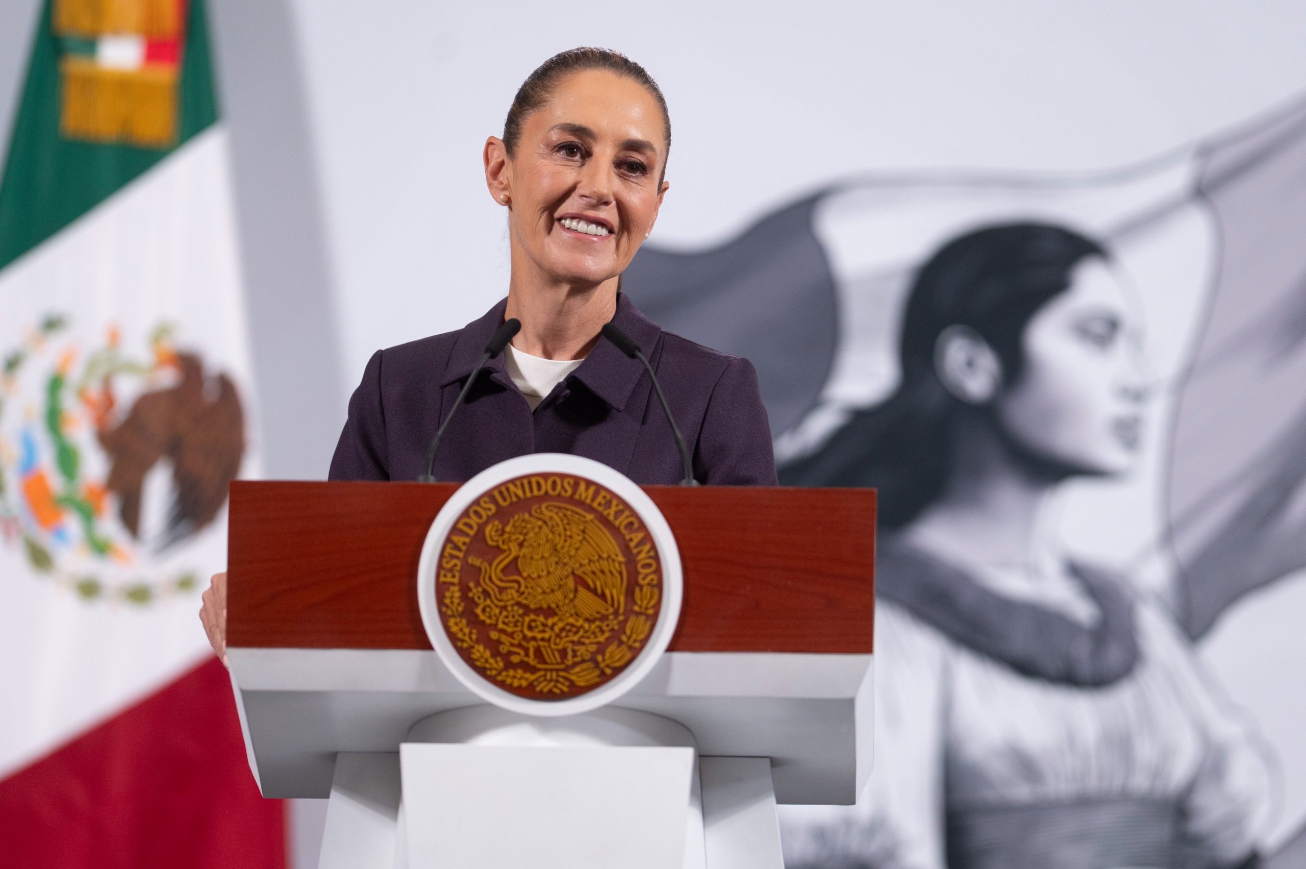 Claudia Sheinbaum rompe récord de aprobación presidencial, según Reporte Índigo