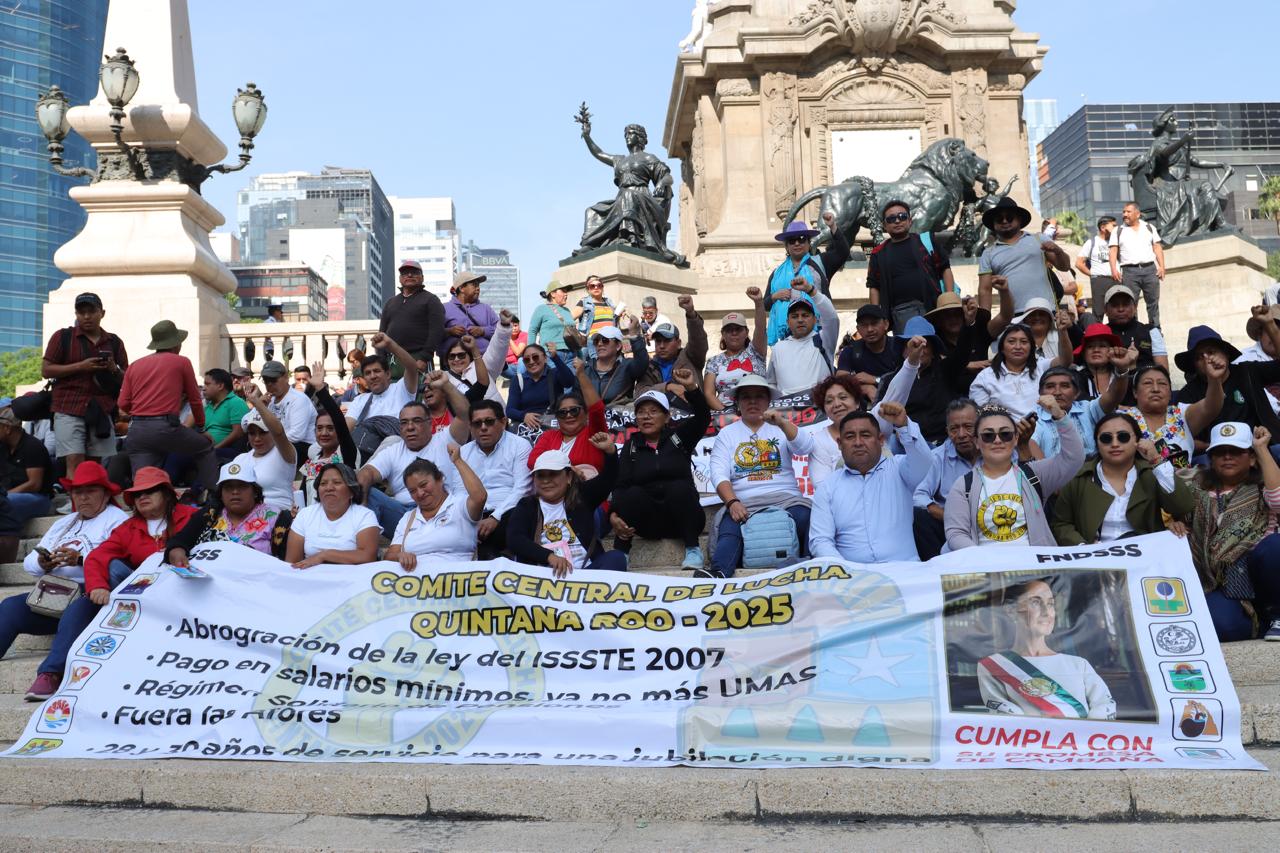 CNTE marcha en CDMX y levanta plantón masivo en el Zócalo; exigen cumplimiento de demandas al Gobierno