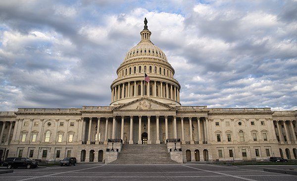 Revés para Trump: Republicanos rechazan su propuesta fiscal que incluía impuestos a remesas