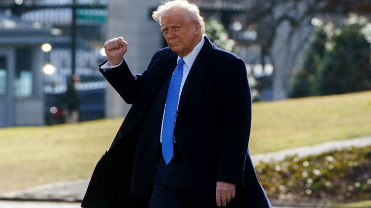 Trump anuncia aranceles del 100% a películas producidas en el extranjero