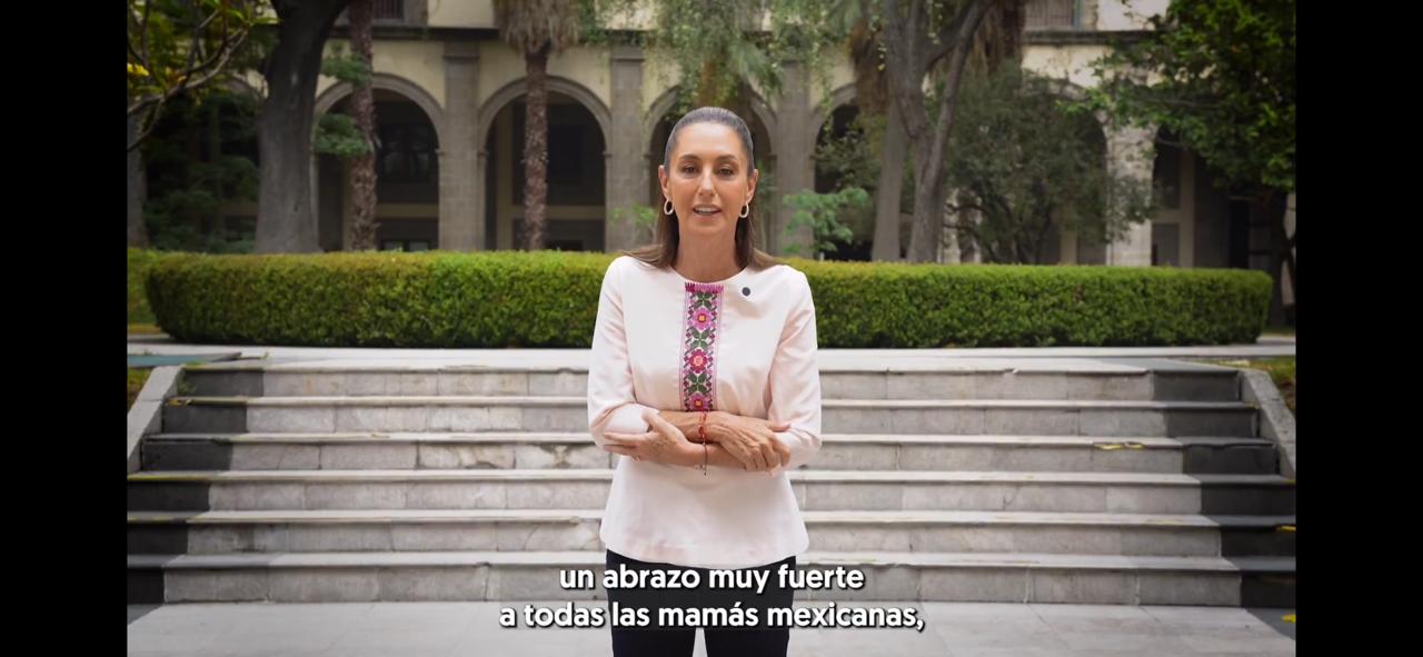 Políticos felicitan a madres mexicanas en su día