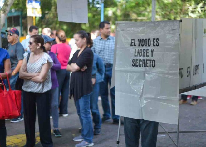 Asesinatos, secuestros y amenazas empañan elecciones en Veracruz.