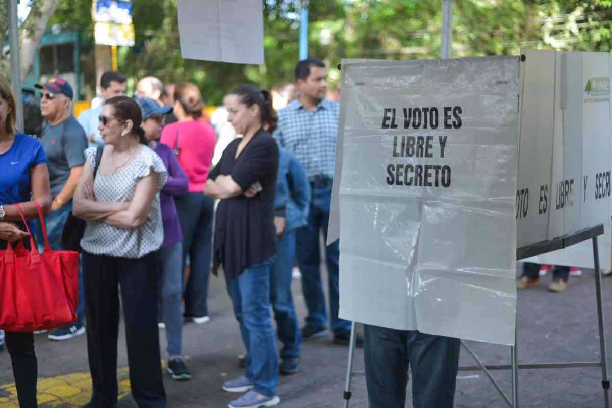 Asesinatos, secuestros y amenazas empañan elecciones en Veracruz.