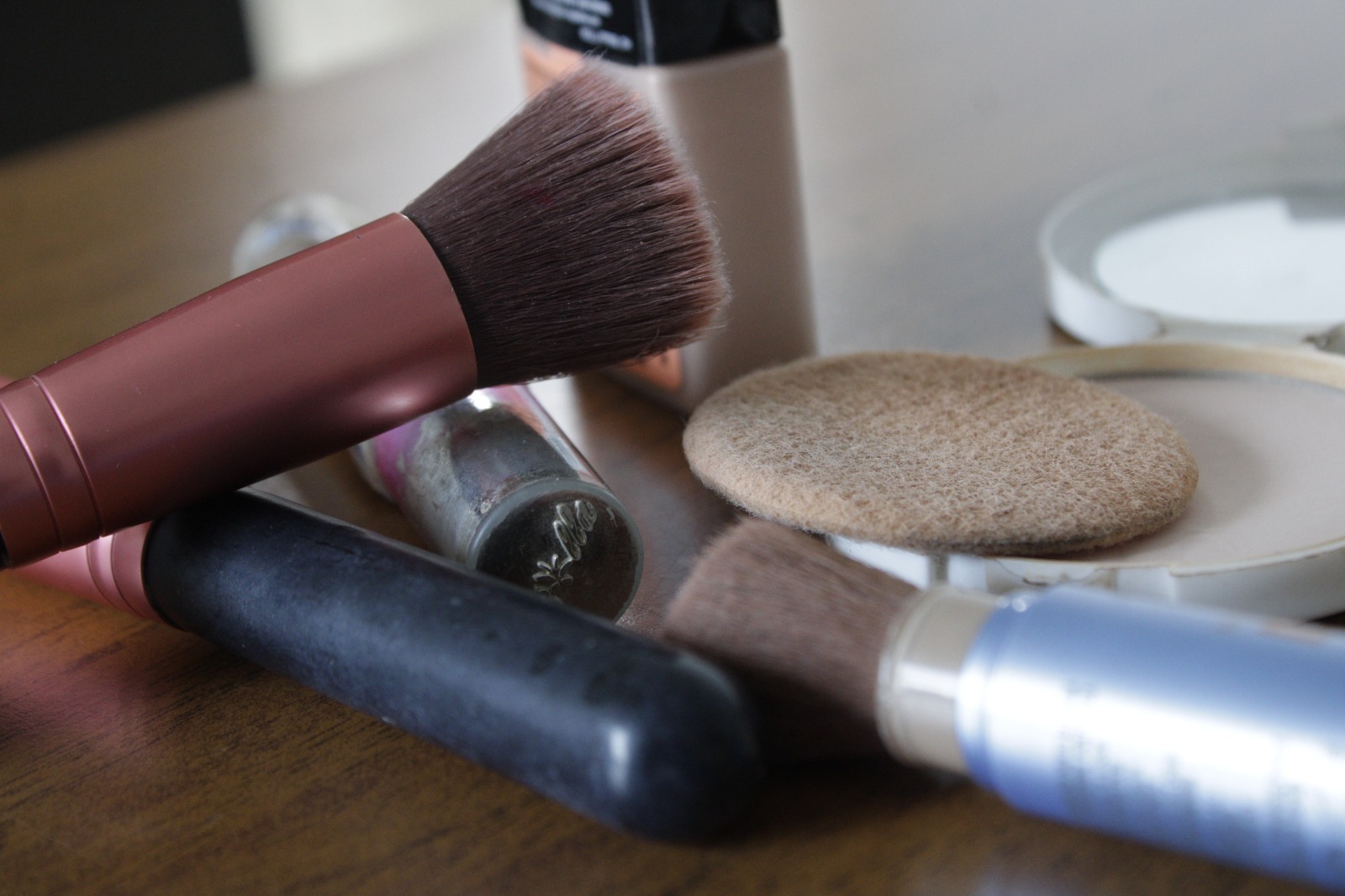 Cosméticos piratas en los mercados informal y por línea afectan la salud de millones de mujeres mexicanas advierte la Canapec