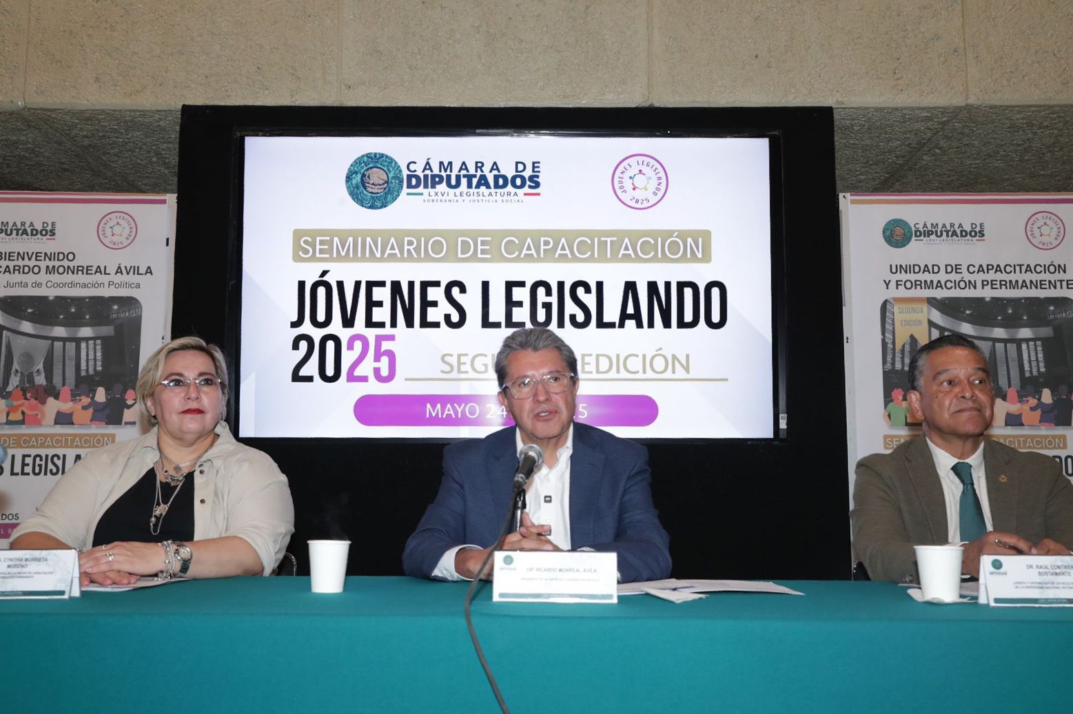 Quiero pasar la estafeta a gente capaz, dice Ricardo Monreal