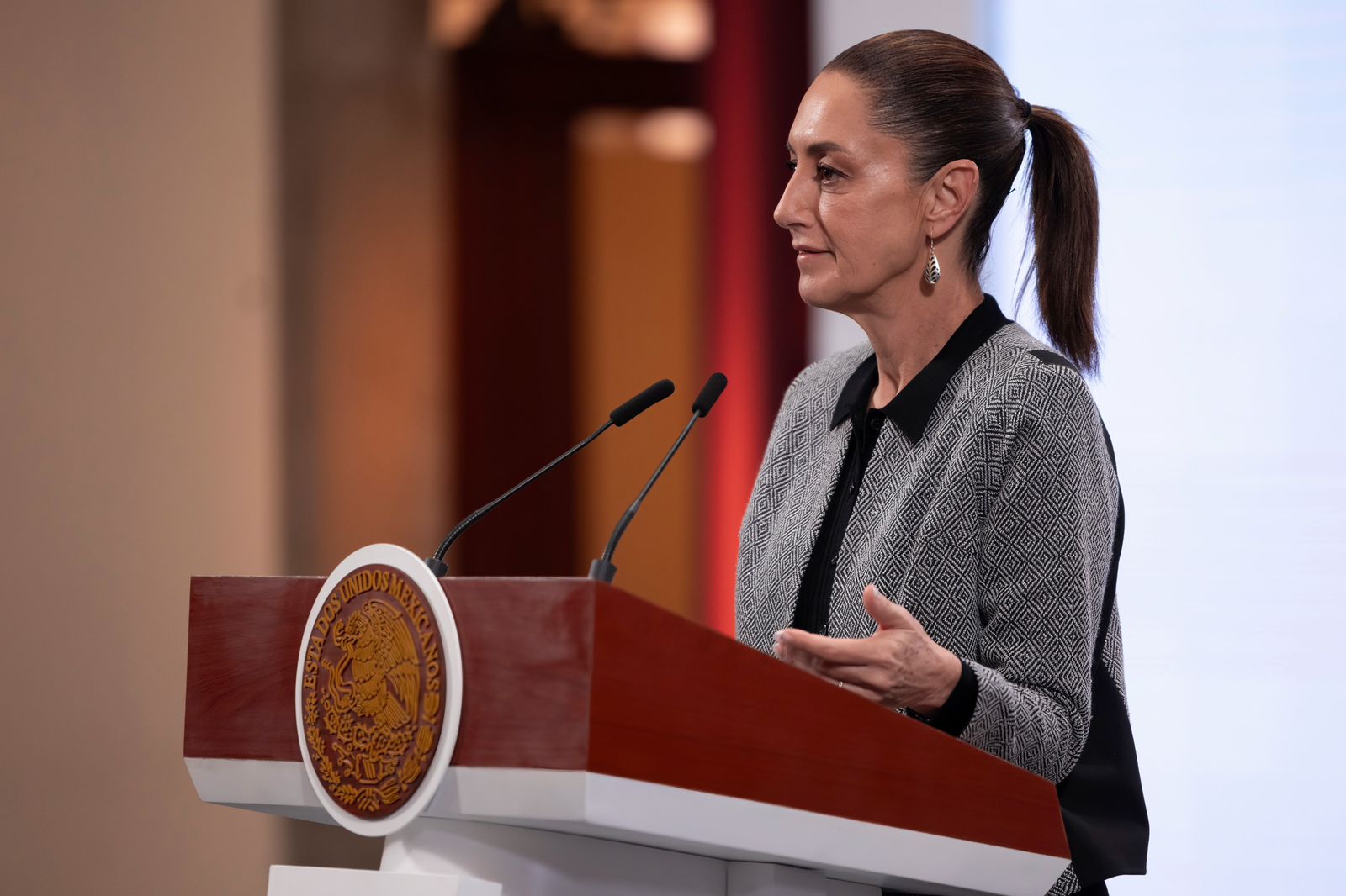 Sheinbaum lanza decreto para impulsar industria farmacéutica en México