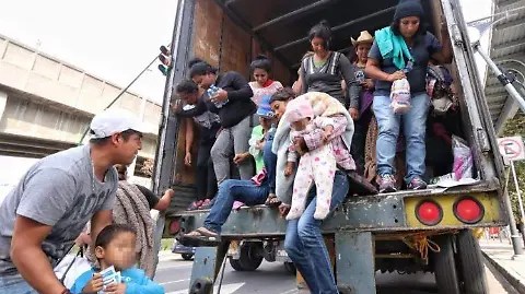 Impone juez sentencia de 18 años de cárcel a pollero: FGR
