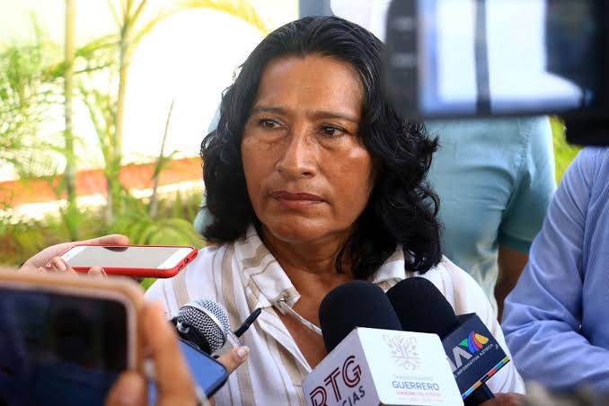 Abelina se aferra al cargo en Acapulco