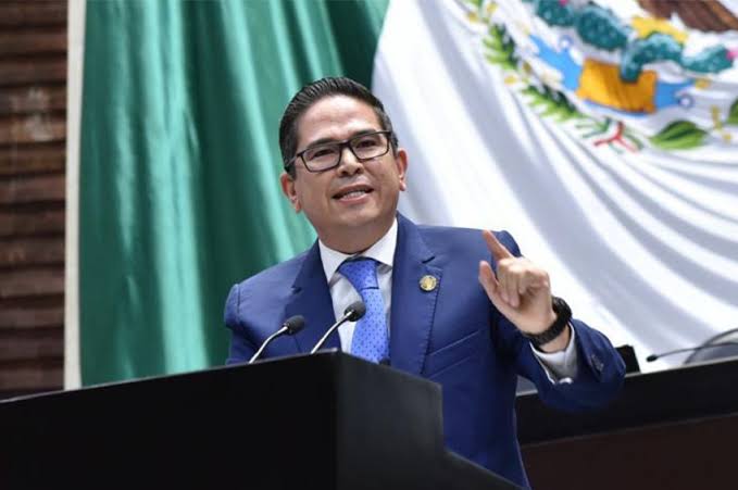 Urge revisión salarial para trabajadores del Servicio Exterior: diputado del PAN