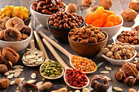 ¿Cuáles frutos secos son realmente saludables? 6 que deberías comer más y 6 que es mejor evitar