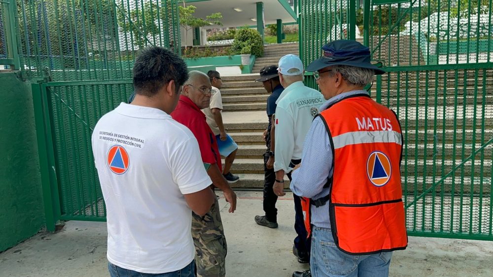 Gobierno del estado recorre refugios temporales que serán activados en Acapulco por huracán Erick